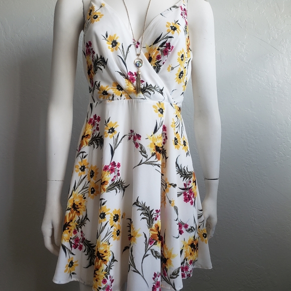 Express Mini Dress | Floral | Color: White/Yellow | Size: M |  - Picture 2 of 6